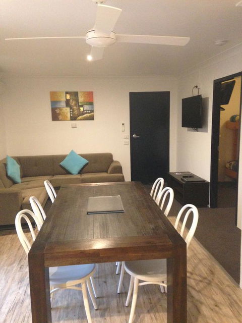 Snow View Holiday Units - Southport Accommodation 14