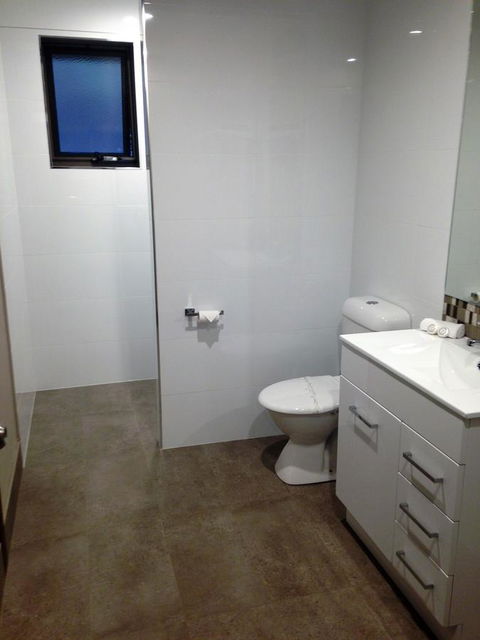 Snow View Holiday Units - Southport Accommodation 10