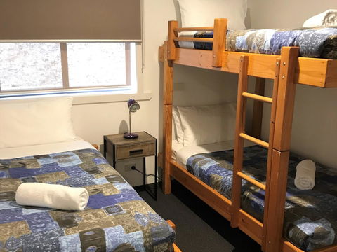 Snow View Holiday Units - Southport Accommodation 19