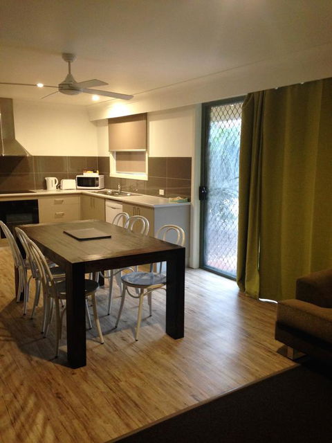 Snow View Holiday Units - Southport Accommodation 16
