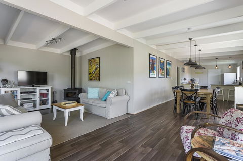 Blairgowrie Bella - Light Filled Home With Great Deck - Southport Accommodation 2