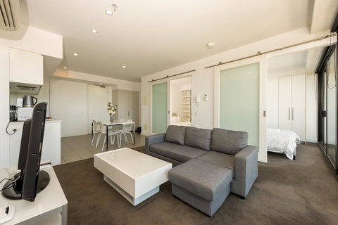 Amazing Accommodations: Vogue - Accommodation Southport 32