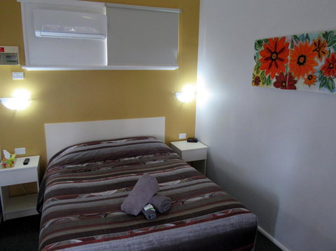 The Highlander Motel - 24HR Check In - Accommodation Southport 14