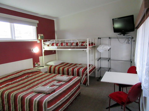 The Highlander Motel - 24HR Check In - Accommodation Southport 17