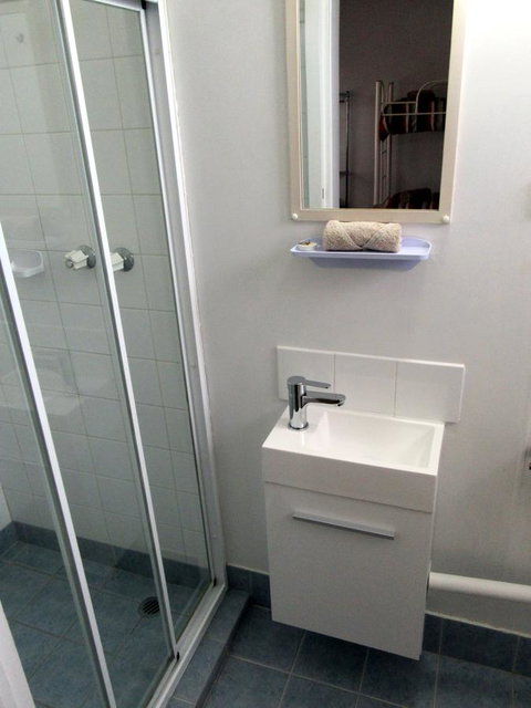 The Highlander Motel - 24HR Check In - Accommodation Southport 19