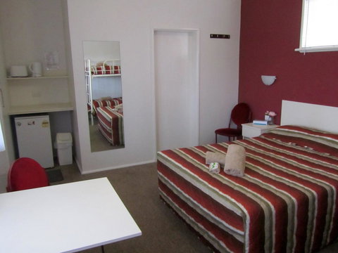 The Highlander Motel - 24HR Check In - Accommodation Southport 15