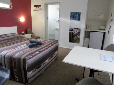 The Highlander Motel - 24HR Check In - Accommodation Southport 1