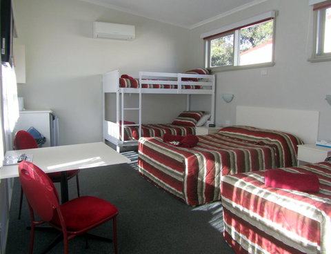 The Highlander Motel - 24HR Check In - Accommodation Southport 18