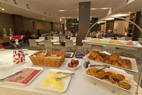 Causeway 353 Hotel - Accommodation Southport 16