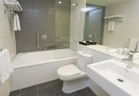 Causeway 353 Hotel - Accommodation Southport 28