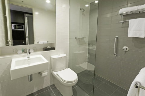 Causeway 353 Hotel - Accommodation Southport 2