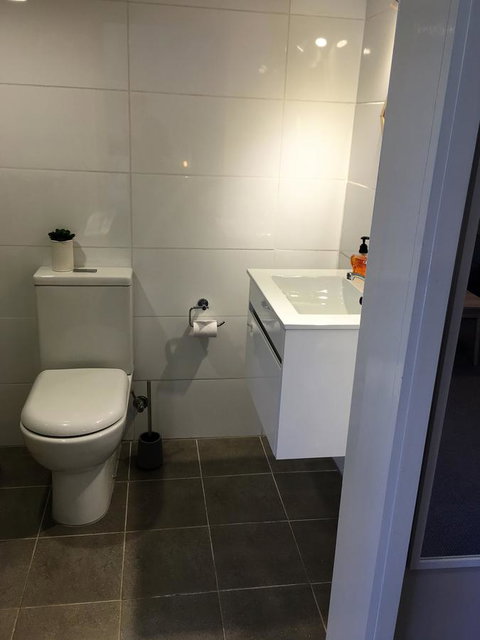 The Cosy Bungalow - Accommodation Southport 2