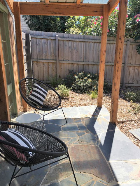 The Cosy Bungalow - Accommodation Southport 12