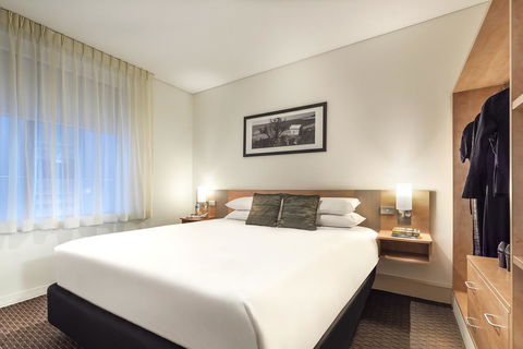 Ibis Melbourne Hotel And Apartments - Southport Accommodation 1