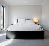 Point Cook Home with a Lovely View in Salt Water - Southport Accommodation