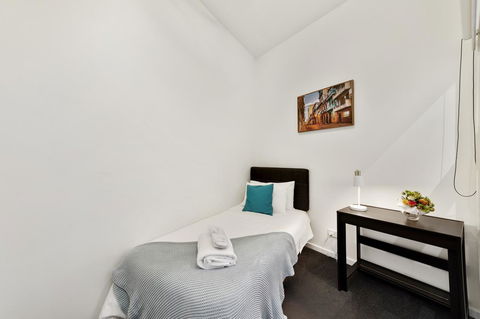 Signature Waterfront Apartments - Southport Accommodation 1
