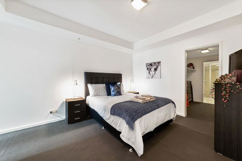 Signature Waterfront Apartments - Southport Accommodation 31