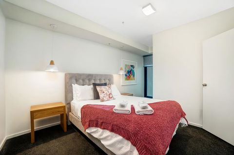 Signature Waterfront Apartments - Southport Accommodation 18