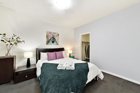 Signature Waterfront Apartments - Southport Accommodation 2