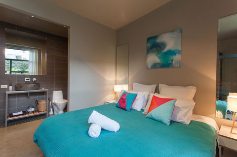 The Love Shack - Romantic Bungalow - Southport Accommodation 10