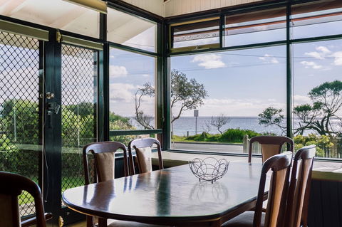Beach Front Beauty - Ocean Front Views - Southport Accommodation 0