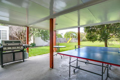 Beach Front Beauty - Ocean Front Views - Southport Accommodation 15