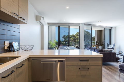 Blairgowrie Apartment 1 - On The Beach - Southport Accommodation 1