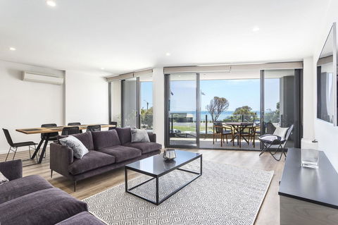 Blairgowrie Apartment 1 - On The Beach - Southport Accommodation 5