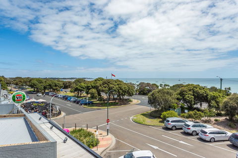 Blairgowrie Apartment 1 - On The Beach - Southport Accommodation 7