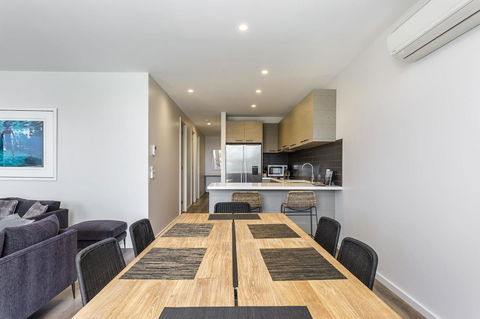 Blairgowrie Apartment 1 - On The Beach - Southport Accommodation 3