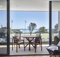 Blairgowrie Apartment 1 - on the beach - Southport Accommodation
