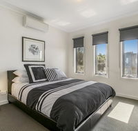 Marina Beach - Southport Accommodation