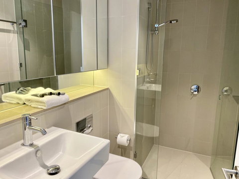 JC Waterfront Apartments On Collins - Accommodation Southport 6