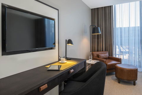 Peppers Docklands - Southport Accommodation 12