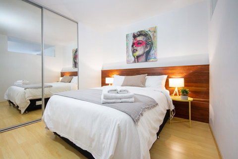 Canvas Suites On Russell Place - Southport Accommodation 27