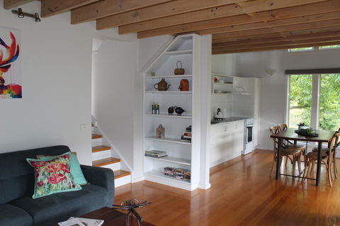 Abbys Cottages Bright - Southport Accommodation 8