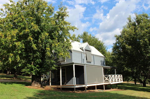 Abbys Cottages Bright - Southport Accommodation 11