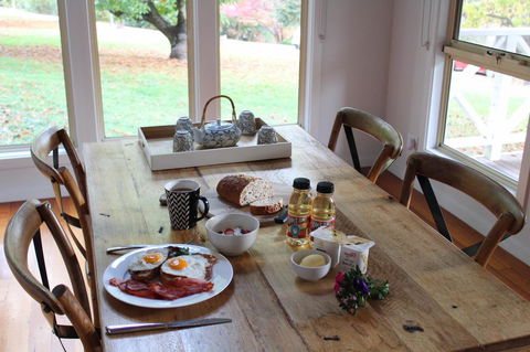 Abbys Cottages Bright - Southport Accommodation 1