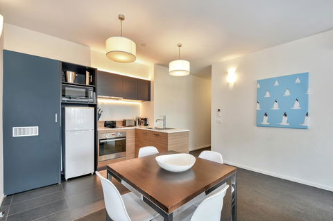 Vue Apartments Geelong - Southport Accommodation 24