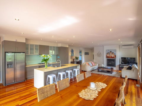 Blairgowrie Moonah Beach House: Walk To Beach - Southport Accommodation 3