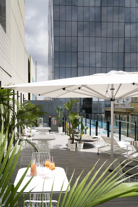 Adelphi Hotel - Accommodation Southport 12