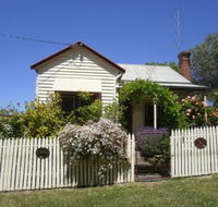 Miss Pym's Cottage - Southport Accommodation