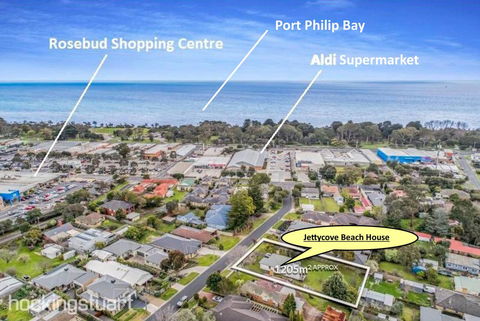 Jettycove Beach House - Southport Accommodation 2