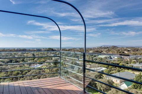 The Blairgowrie Glasshouse: 360 Views - Southport Accommodation 1