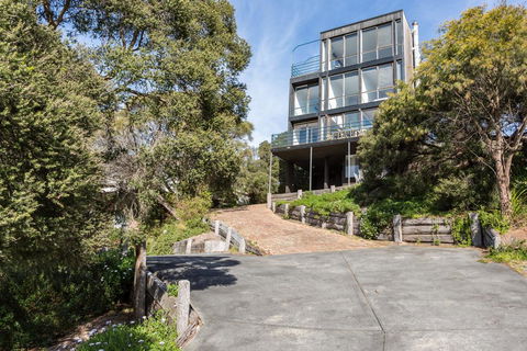 The Blairgowrie Glasshouse: 360 Views - Southport Accommodation 2