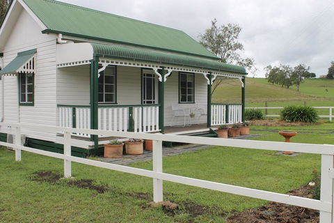 The Dollhouse Cottage - Southport Accommodation 0