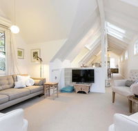 The Gatehouse - Light filled cottage in the leafy suburb of Hawthorn - Southport Accommodation
