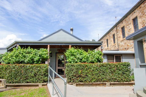 The Globe Hotel, Rylstone - Southport Accommodation 1