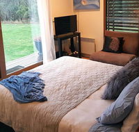 The Gurdies Room with Amazing Sunset Views - Southport Accommodation