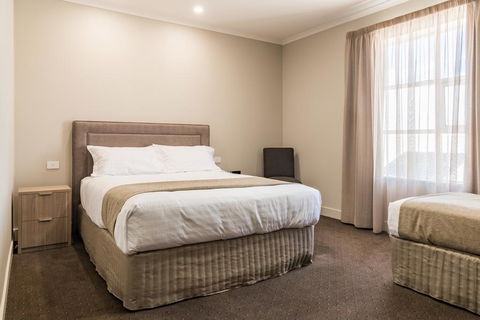 The Lighthouse Hotel - Southport Accommodation 0